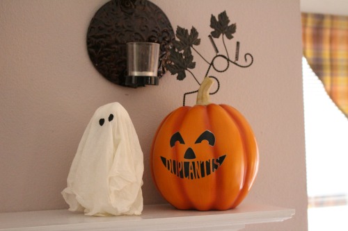 Hauntingly Good Halloween Decorating Ideas #HalloweenHangout {Giveaway ...